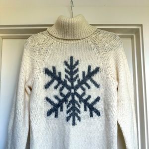 Super cozy vintage style Gap oversized funnel neck knit sweater ❄️